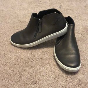 Ecco metallic sneakers